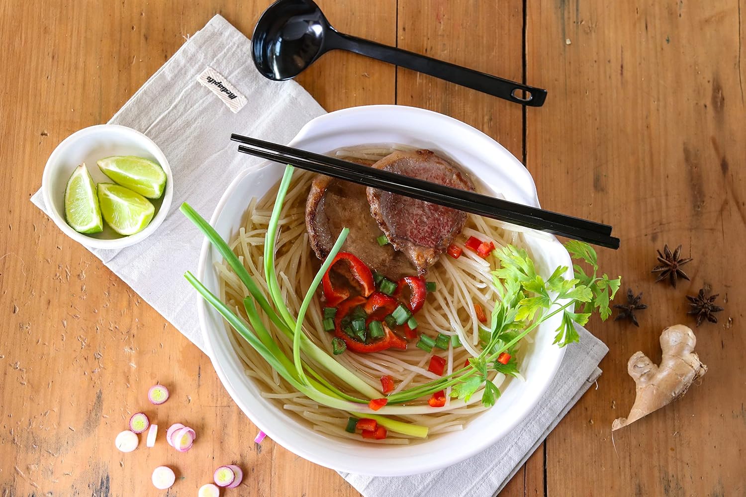 4 XL White Pho Bowls set. 16 Pieces Pho Bowl Set for Asian Noodle Dishes  52 oz Restaurant Quality Melamine. Perfect for Ramen  Curry  Udon  Thai. Includes Spoons  Chopsticks And Sauce Dishes.