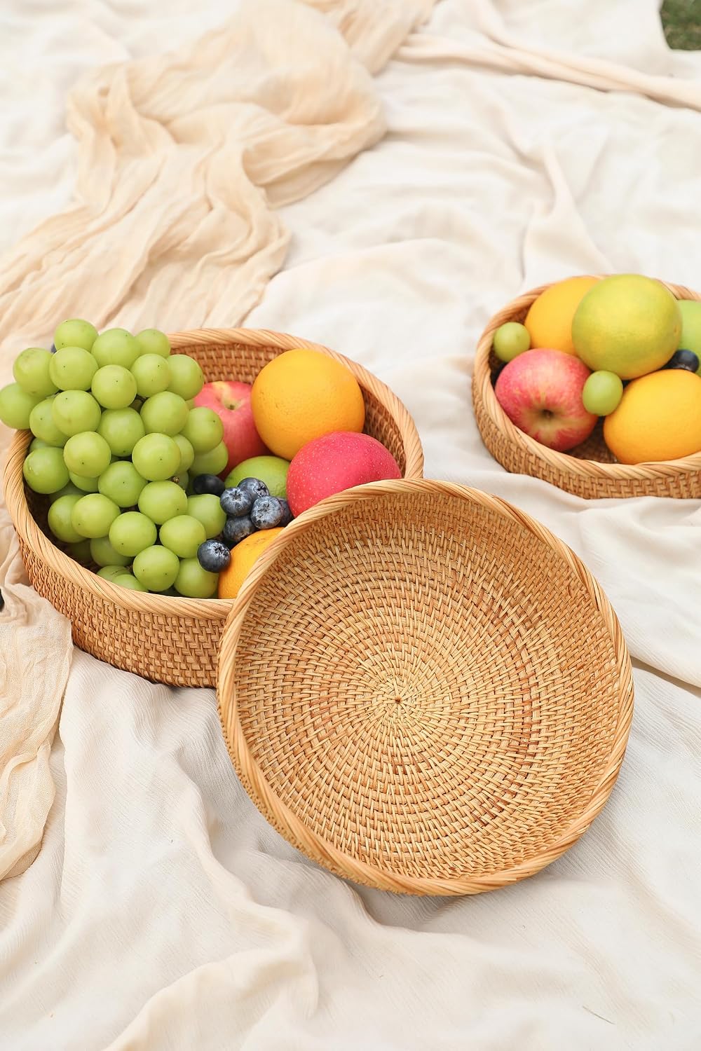 HITOMEN Handmade Rattan Bread Baskets Round Wicker Fruit Serving Storage Bowls  Natural Woven Decorative Kitchen Counter Organizing (Honey Brown) L-10.3"